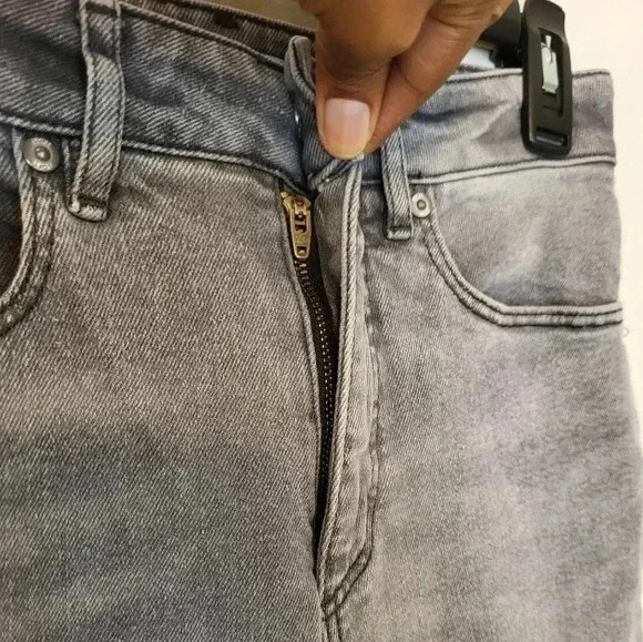 Loft Women's Curvy High Waist Kick Crop Raw Hem Gray Jeans 26/2 - Picture 5 of 10